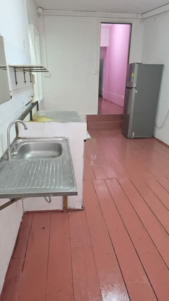 Desker Road, Desker road, 3 Bedrooms, 1,050 sqft, Conservation House For Rent, by Ram (Ramalingam), 500126747 - Kitchen - PropertyGuru.com.sg