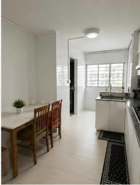 142 Tampines Street 12, 142 Tampines Street 12, 3 Bedrooms, 1,432 sqft, HDB Flat For Sale, by Conrad Tham, 500126776 - Kitchen - PropertyGuru.com.sg