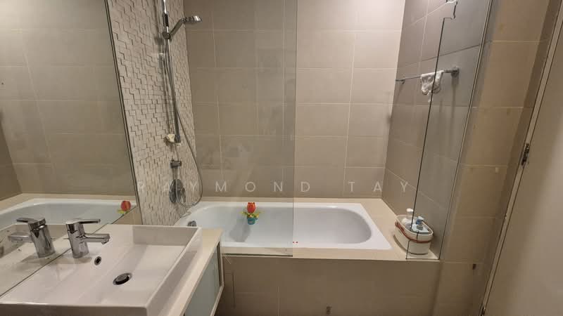 Unit in Kembangan / Telok Kurau, , 4 Bedrooms, 2,121 sqft, Condominium For Rent, by Raymond Tay, 500126784 - Bathroom - PropertyGuru.com.sg
