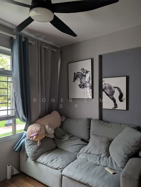 455 Yishun Street 41, 455 Yishun Street 41, 3 Bedrooms, 1,001 sqft, HDB Flat For Sale, by Roger Lim S.P, 500126792 - Living Room - PropertyGuru.com.sg
