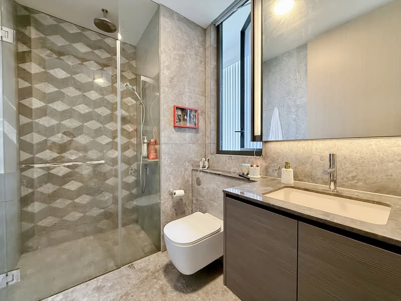Leedon Green, 34 Leedon Heights, 2 Bedrooms, 667 sqft, Condominium For Sale, by Tricia Ong, 500126794 - Bathroom - PropertyGuru.com.sg