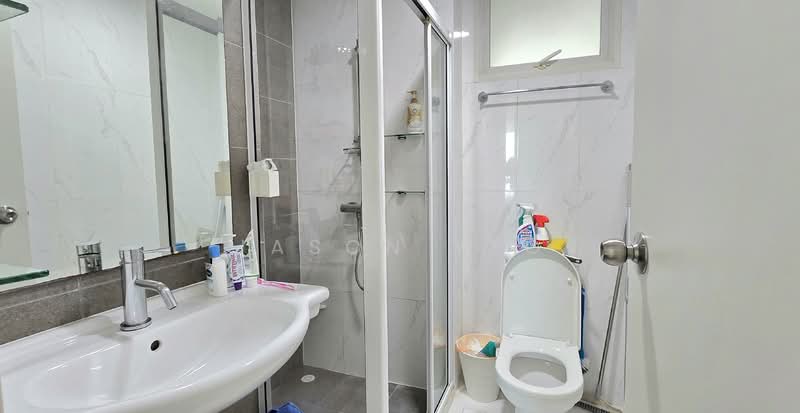 Blossoms @ Woodleigh, 10 Woodleigh Close, 3 Bedrooms, 1,206 sqft, Condominium For Rent, by Jason Yeo, 500126806 - Bathroom - PropertyGuru.com.sg