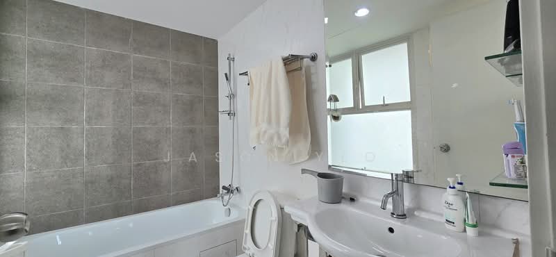 Blossoms @ Woodleigh, 10 Woodleigh Close, 3 Bedrooms, 1,206 sqft, Condominium For Rent, by Jason Yeo, 500126806 - Bathroom - PropertyGuru.com.sg