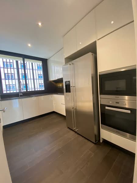 Lloyd SixtyFive, 65 Lloyd Road, 3 Bedrooms, 2,422 sqft, Condominium For Rent, by Genevieve Chui, 500126810 - Kitchen - PropertyGuru.com.sg