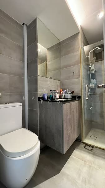 Seasons View, 5 Pemimpin Drive, 2 Bedrooms, 969 sqft, Condominium For Sale, by Madeline Foo, 500126816 - Bathroom - PropertyGuru.com.sg