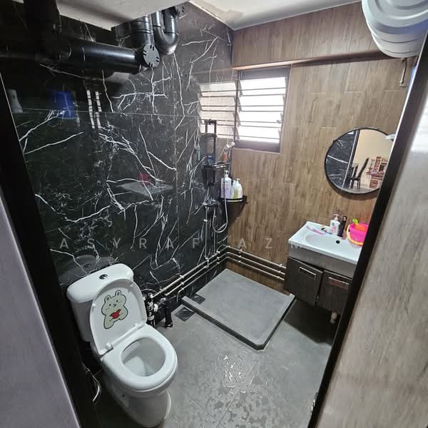 223 Lorong 8 Toa Payoh, 223 Lorong 8 Toa Payoh, 3 Bedrooms, 1,280 sqft, HDB Flat For Sale, by Asyraf Azman, 500126818 - Bathroom - PropertyGuru.com.sg