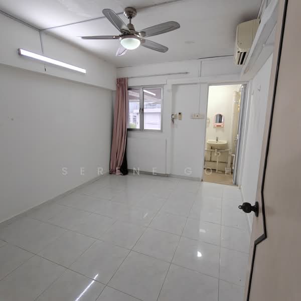 419 Bedok North Street 1, 419 Bedok North Street 1, 2 Bedrooms, 721 sqft, HDB Flat For Sale, by Serene Goh, 500126827 - Master bedroom  - PropertyGuru.com.sg