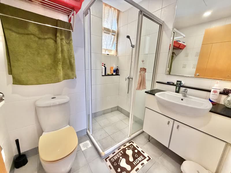 Sims Green, 9 Lorong 27A Geylang, 3 Bedrooms, 1,238 sqft, Apartment For Sale, by Claire Lee, 500126840 - Bathroom - PropertyGuru.com.sg