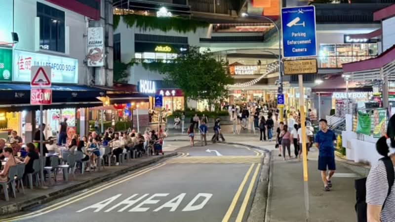 ⭐️Holland V⭐️ Fitted F&B - Ground Floor, Holland V / Lor Mambong / Lor Liput, 1,600 sqft, Food & Beverage For Rent, by Darren Wee, 500126846 - Exterior - CommercialGuru.com.sg