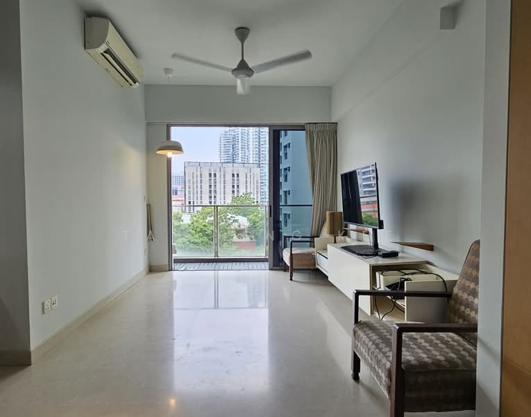 Waterford Residence, 21 Kim Yam Road, 2 Bedrooms, 1,055 sqft, Condominium For Sale, by Tan Heng Kee, 500126848 - Living Room - PropertyGuru.com.sg