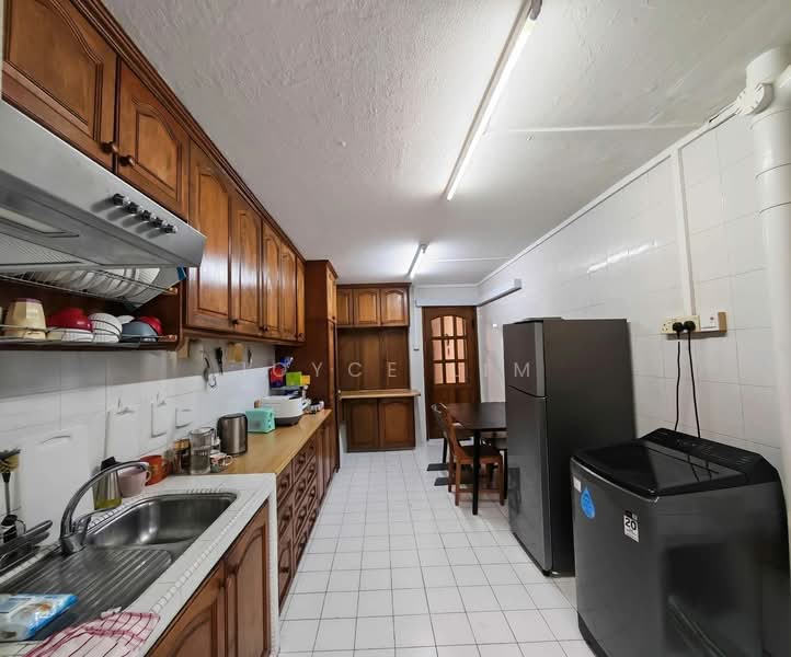 334 Clementi Avenue 2, 334 Clementi Avenue 2, 2 Bedrooms, 721 sqft, HDB Flat For Sale, by Joyce Lim, 500126853 - Kitchen - PropertyGuru.com.sg