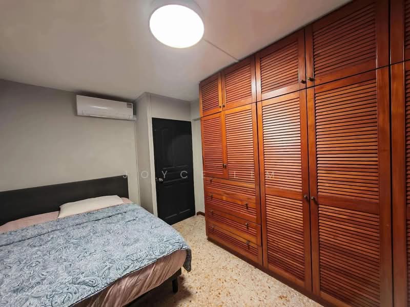 334 Clementi Avenue 2, 334 Clementi Avenue 2, 2 Bedrooms, 721 sqft, HDB Flat For Sale, by Joyce Lim, 500126853 - Bedroom - PropertyGuru.com.sg