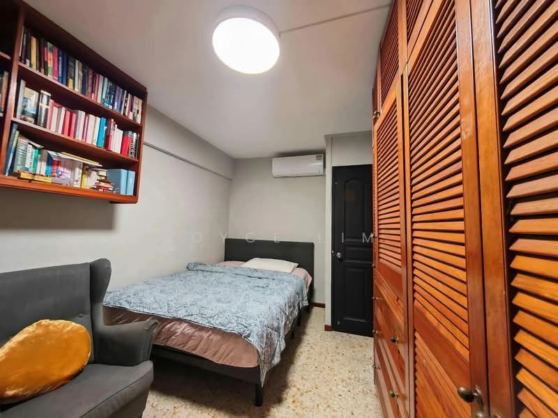 334 Clementi Avenue 2, 334 Clementi Avenue 2, 2 Bedrooms, 721 sqft, HDB Flat For Sale, by Joyce Lim, 500126853 - Bedroom - PropertyGuru.com.sg
