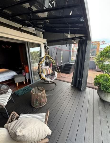 Level 2 roof terrace