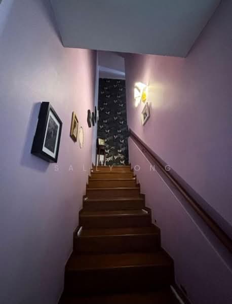 Stair to level 2