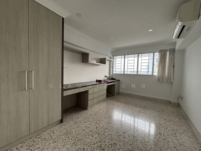For Sale - 652 Hougang Avenue 8