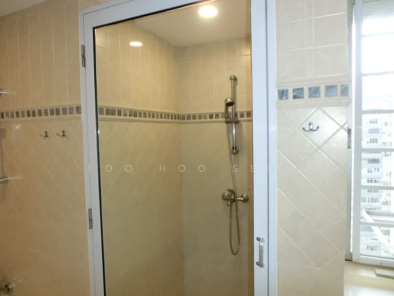 Cairnhill Plaza, 55 Cairnhill Road, 3 Bedrooms, 2,852 sqft, Condominium For Sale, by Foo Hoo Seng, 500126876 - 3RD , COMMON BATHROOM  - PropertyGuru.com.sg