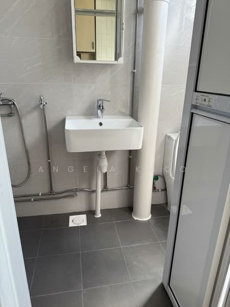 140 Petir Road, 140 Petir Road, 3 Bedrooms, 1,098 sqft, HDB Flat For Rent, by Angela Khoo, 500126882 - Bathroom - PropertyGuru.com.sg