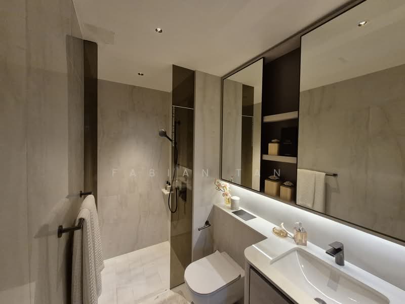 Discounted Freehold, , 5 Bedrooms, 1,905 sqft, Condominium For Sale, by Fabian Tan, 500126884 - Bathroom - PropertyGuru.com.sg