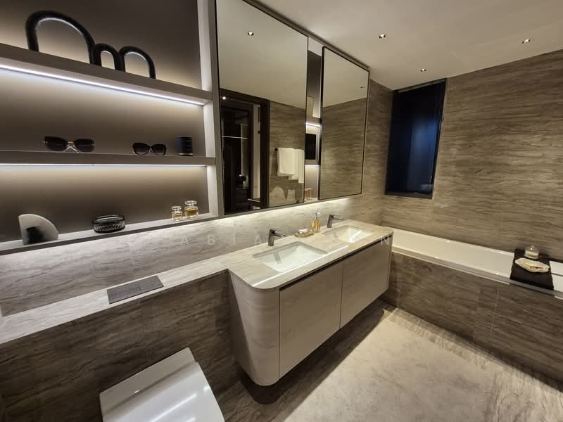 Discounted Freehold, , 5 Bedrooms, 1,905 sqft, Condominium For Sale, by Fabian Tan, 500126884 - Bathroom - PropertyGuru.com.sg
