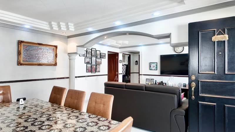 929 Hougang Street 91, 929 Hougang Street 91, 3 Bedrooms, 1,076 sqft, HDB Flat For Sale, by Jerez Amsyar, 500126889 - Living Room - PropertyGuru.com.sg