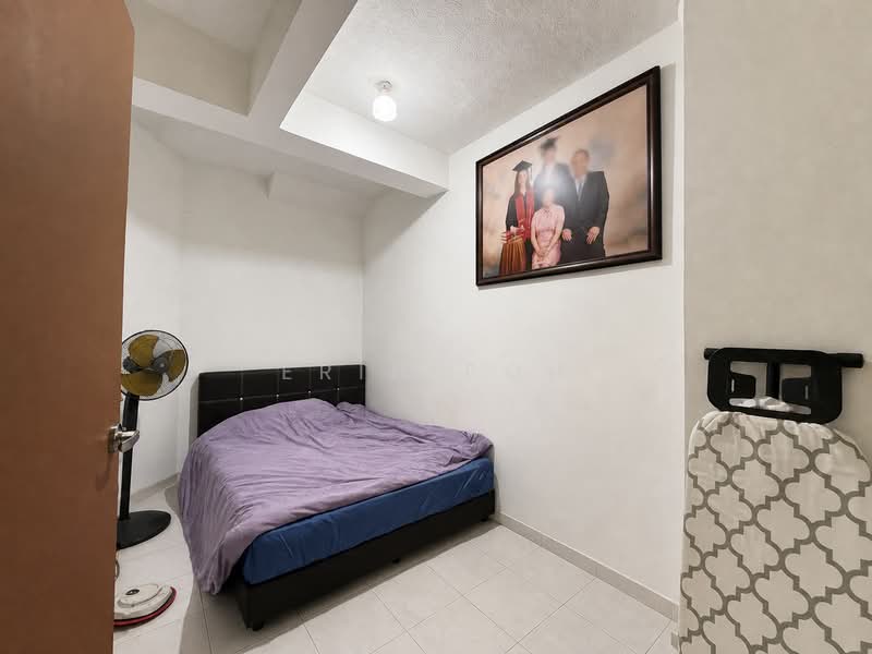 Mimosa Villas, Mimosa Walk, 4 Bedrooms, 4,000 sqft, Semi-Detached House For Sale, by Erin Poh, 500126899 - Bedroom 1 (Helper's/Granny) - PropertyGuru.com.sg