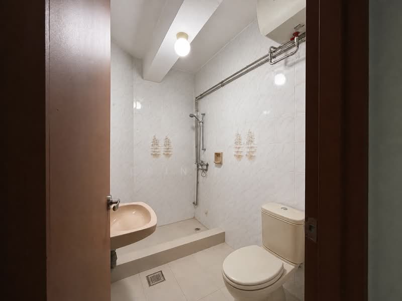 Mimosa Villas, Mimosa Walk, 4 Bedrooms, 4,000 sqft, Semi-Detached House For Sale, by Erin Poh, 500126899 - Common Bathroom - PropertyGuru.com.sg