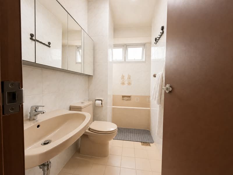Mimosa Villas, Mimosa Walk, 4 Bedrooms, 4,000 sqft, Semi-Detached House For Sale, by Erin Poh, 500126899 - Common Bathroom - PropertyGuru.com.sg