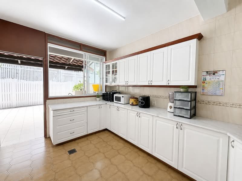 Mimosa Villas, Mimosa Walk, 4 Bedrooms, 4,000 sqft, Semi-Detached House For Sale, by Erin Poh, 500126899 - Kitchen - PropertyGuru.com.sg
