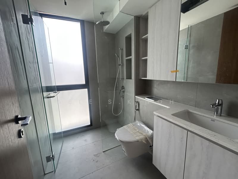 ⭐CHEAPER⭐ NEW 5-storey Semi-Detached FREEHOLD Landed ★ 5 MINS Walk KOVAN MRT, , 7 Bedrooms, 8,800 sqft, Semi-Detached House For Sale, by Able S.K Toh, 500126902 - Bathroom - PropertyGuru.com.sg