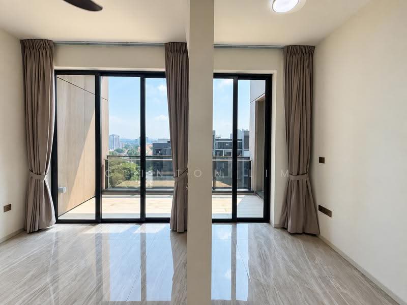 Leedon Green, 38 Leedon Heights, Tanglin / Holland / Bukit Timah, 2 Bedrooms, 818 sqft, Condominium For Sale, by Clinton Lim, 500126906 - Balcony - PropertyGuru.com.sg