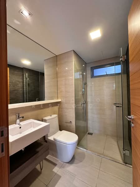 Woodhaven, 71 Woodgrove Avenue, 3 Bedrooms, 1,173 sqft, Condominium For Sale, by Franc Ho Prestigious Luxury, 500126908 - Bathroom - PropertyGuru.com.sg