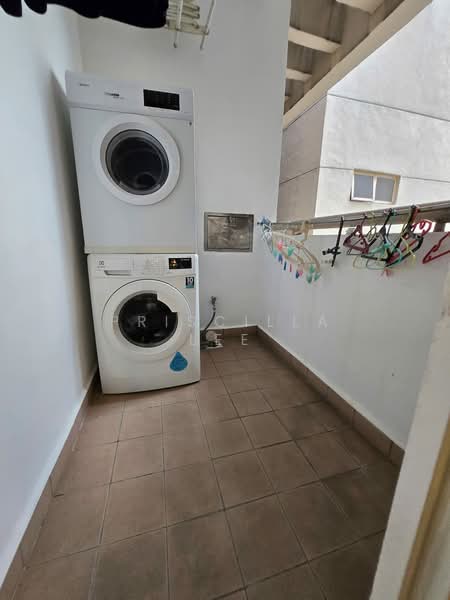 Regent Park, , Room Rental, 100 sqft, Condominium For Rent, by Priscilla Lee, 500126910 - Balcony - PropertyGuru.com.sg