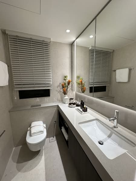 Hudson Place Residences, , 4 Bedrooms, 1,432 sqft, Condominium For Sale, by Anna Lee, 500126921 - Bathroom - PropertyGuru.com.sg