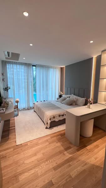 Skies Miltonia, 3 Miltonia Close, 5 Bedrooms, 4,672 sqft, Cluster House For Sale, by Desmond Liew, 500126927 - Bedroom - PropertyGuru.com.sg