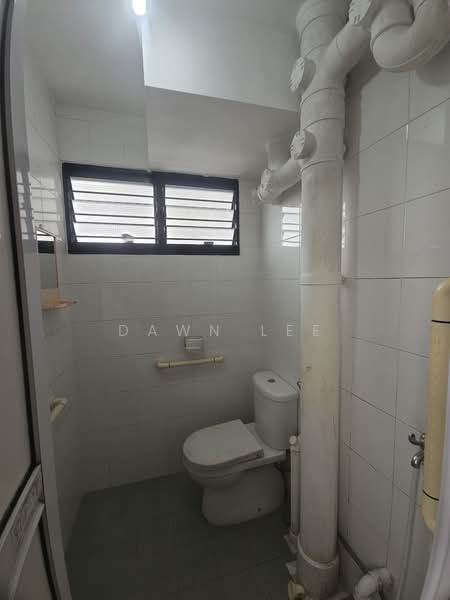 178 Ang Mo Kio Avenue 4, 178 Ang Mo Kio Avenue 4, 2 Bedrooms, 732 sqft, HDB Flat For Sale, by Dawn Lee, 500126929 - Bathroom - PropertyGuru.com.sg