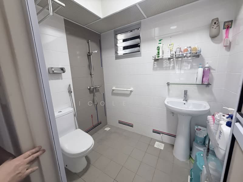 220B Sumang Lane, 220B Sumang Lane, Room Rental, 200 sqft, HDB Flat For Rent, by Nicole Wai, 500126944 - Bathroom - PropertyGuru.com.sg
