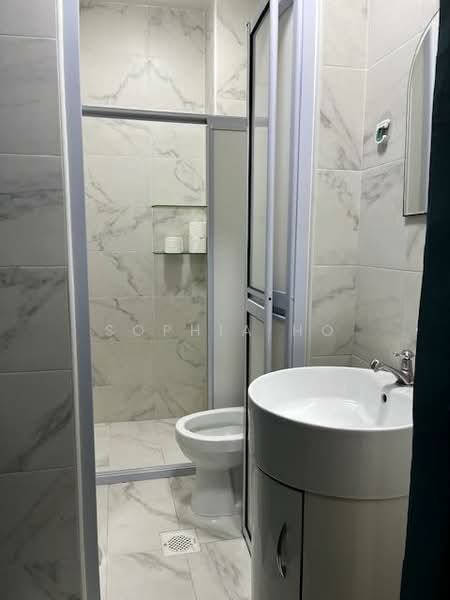 💦Pleasant #02 Shophouse❤️Sleek modern design. Move-in ready❤️Bugis office shop, Bugis Purvis Street. Bras Basah., 1,000 sqft, Office For Rent, by Sophia Ho, 500126961 - Bathroom - CommercialGuru.com.sg