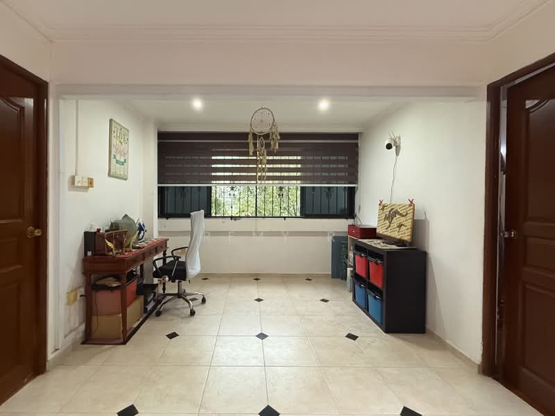 170 Bukit Batok West Avenue 8, 170 Bukit Batok West Avenue 8, 3 Bedrooms, 1,442 sqft, HDB Flat For Sale, by Remy R, 500126964 - Balcony - PropertyGuru.com.sg