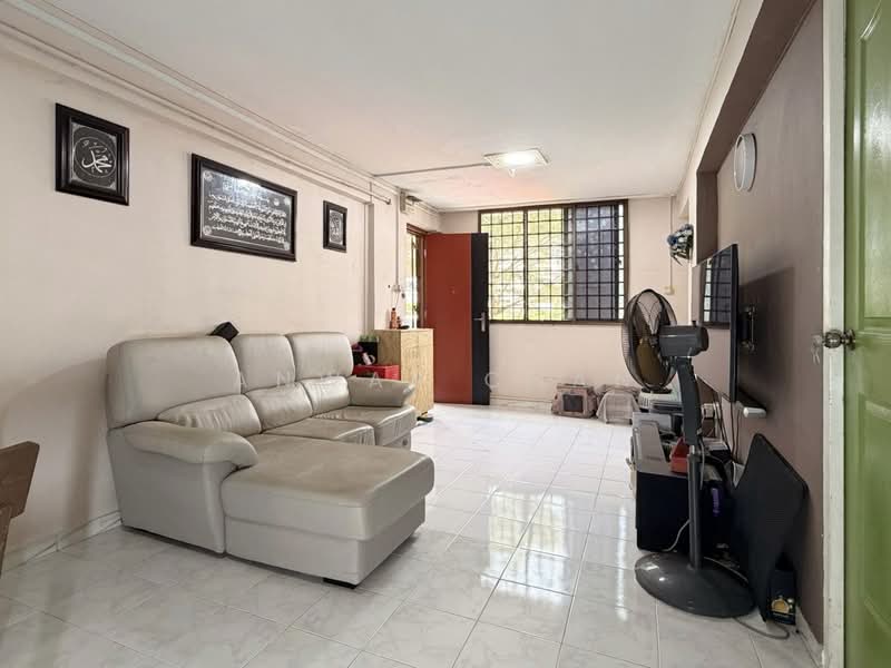 528 Bukit Batok Street 51, 528 Bukit Batok Street 51, 2 Bedrooms, 743 sqft, HDB Flat For Sale, by Anwar Chan, 500126979 - Living Room - PropertyGuru.com.sg
