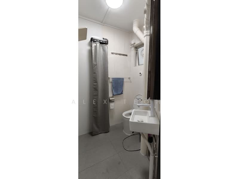 431 Clementi Avenue 3, 431 Clementi Avenue 3, Room Rental, 100 sqft, HDB Flat For Rent, by Alex Teoh, 500126992 - Bathroom - PropertyGuru.com.sg
