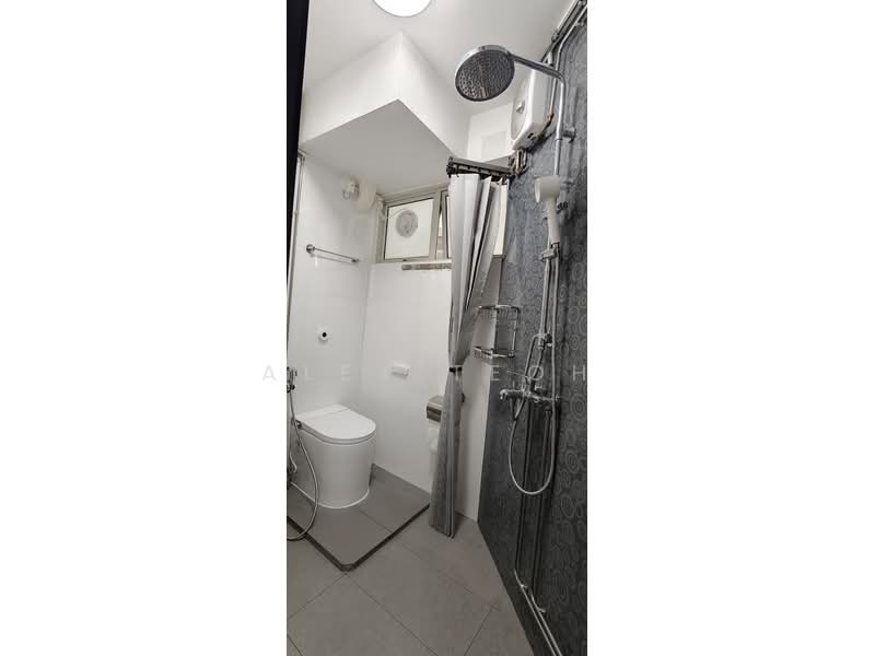 431 Clementi Avenue 3, 431 Clementi Avenue 3, Room Rental, 100 sqft, HDB Flat For Rent, by Alex Teoh, 500126992 - Bathroom - PropertyGuru.com.sg