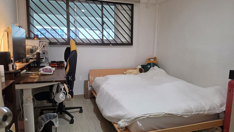 112 Tampines Street 11, 112 Tampines Street 11, 2 Bedrooms, 807 sqft, HDB Flat For Sale, by Kenny Poh, 500127006 - Bedroom - PropertyGuru.com.sg