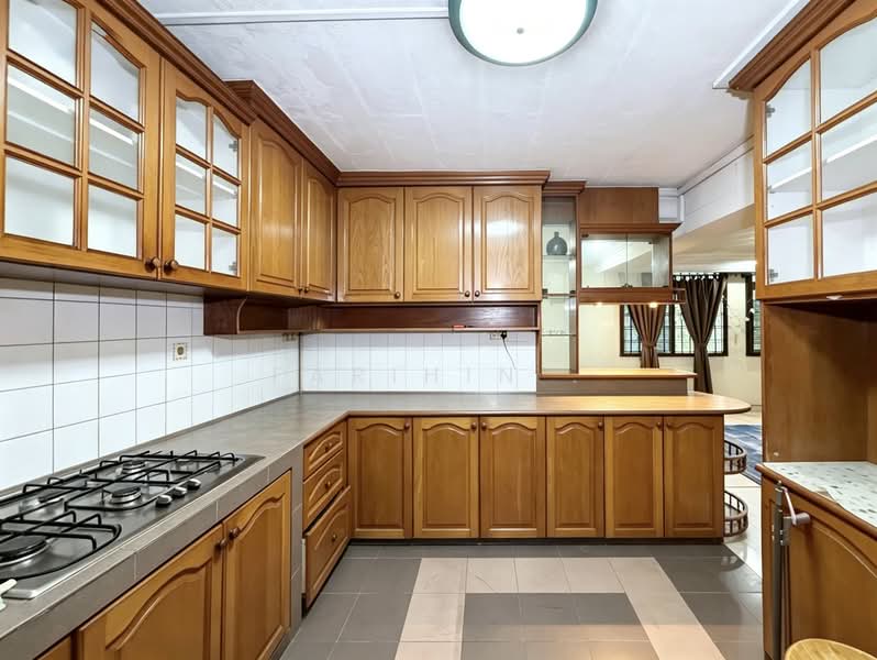 155 Yung Loh Road, 155 Yung Loh Road, 3 Bedrooms, 1,140 sqft, HDB Flat For Sale, by Farihin ., 500127022 - Kitchen - PropertyGuru.com.sg