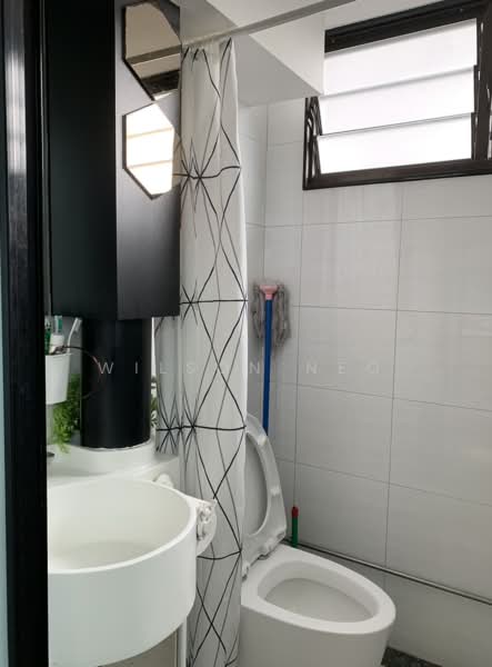 202 Bedok North Street 1, 202 Bedok North Street 1, 2 Bedrooms, 882 sqft, HDB Flat For Rent, by Wilson Neo, 500127023 - Common Bathroom - PropertyGuru.com.sg