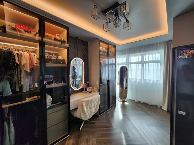 422A Northshore Drive, 422A Northshore Drive, 3 Bedrooms, 1,216 sqft, HDB Flat For Sale, by Bala Prakash, 500127026 - Walk-In Closet - PropertyGuru.com.sg