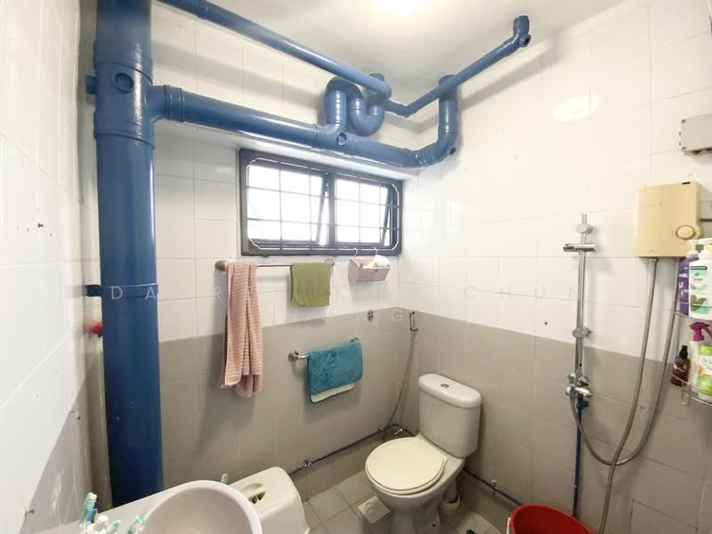 683A Woodlands Drive 62, 683A Woodlands Drive 62, 3 Bedrooms, 1,119 sqft, HDB Flat For Sale, by Darren Koh Chun Hong, 500127028 - Bathroom - PropertyGuru.com.sg