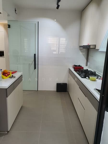 464B Bukit Batok West Avenue 8, 464B Bukit Batok West Avenue 8, 3 Bedrooms, 1,001 sqft, HDB Flat For Sale, by Sandra Yap, 500127033 - Kitchen - PropertyGuru.com.sg
