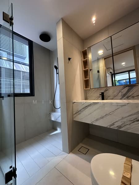 Bukit Timah Corner Terrace, , 7 Bedrooms, 3,250 sqft, Corner Terrace For Sale, by Mike Chen, 500127040 - Bathroom - PropertyGuru.com.sg