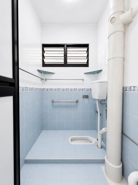 206 Marsiling Drive, 206 Marsiling Drive, 2 Bedrooms, 732 sqft, HDB Flat For Sale, by Keigo Tham, 500127041 - Common Bathroom - PropertyGuru.com.sg